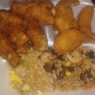Fried Rice & Chicken Wings