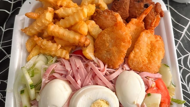 Combination (3 Shrimp & 3 Chicken Wings) with Fries & Salad.