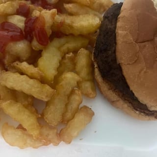 Hamburger & Fries